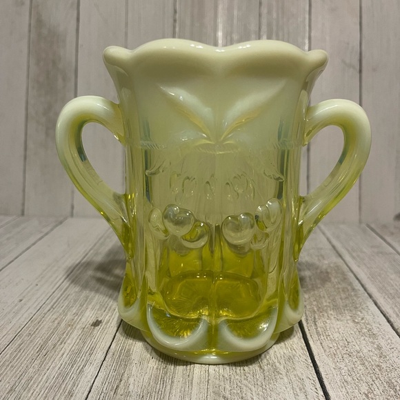 Vtg Nortwood Pattern Cherry Vaseline Glass Topaz Spooner by Mosser? - Picture 4 of 8